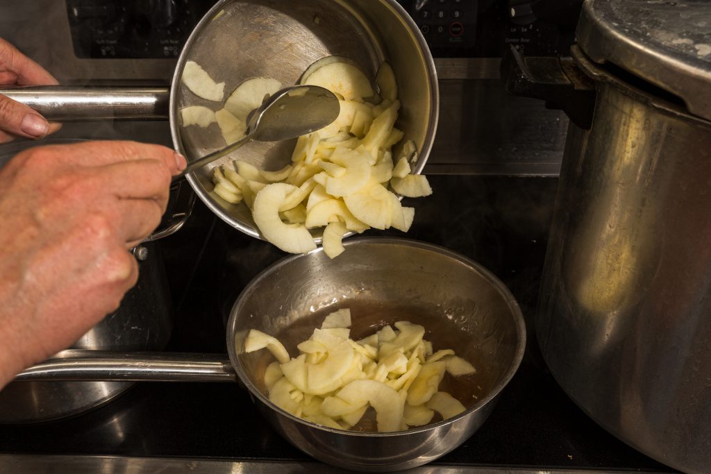 Canning Apples